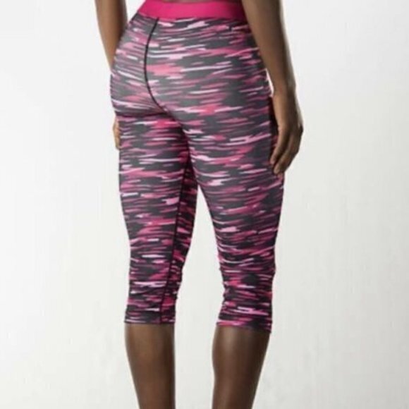 NIKE PRO Pink Camo Dri-Fit Capri Leggings Pants Womens Size XS Athletic Yoga - Picture 2 of 7